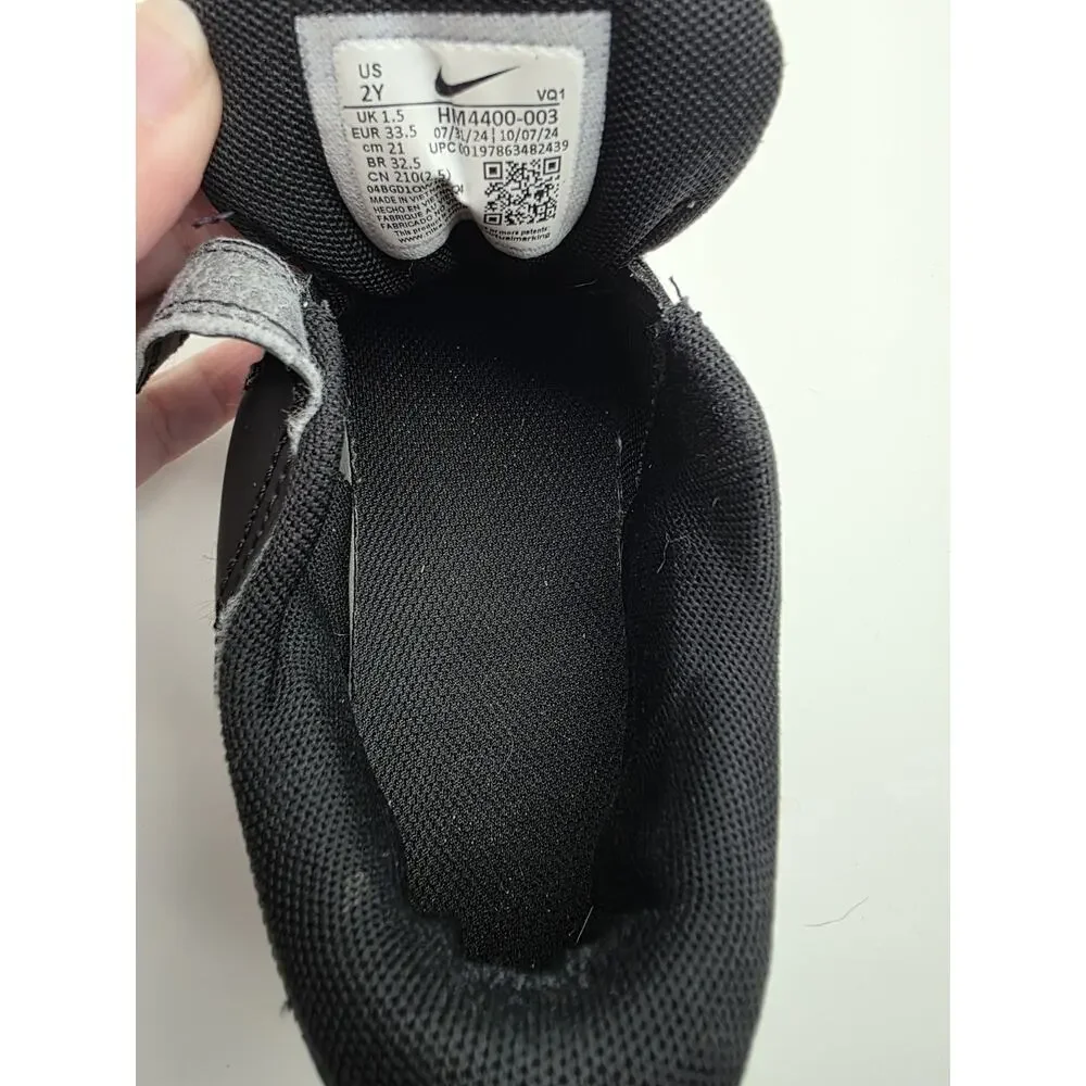 Nike Cosmic Runner Kids Shoes Size 2Y Black Gray Sneakers HM4400-003